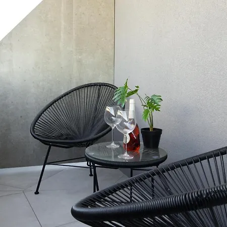 Signature Flat Incl Parking By Sweet דירה *