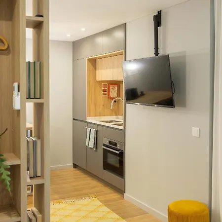 Signature Flat Incl Parking By Sweet דירה אבאירו