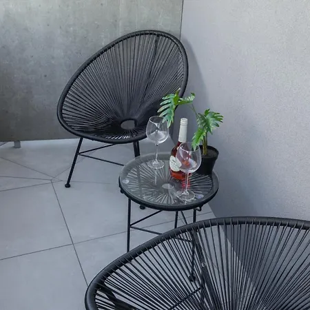 Signature Flat Incl Parking By Sweet דירה *