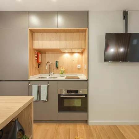 Signature Flat Incl Parking By Sweet דירה *