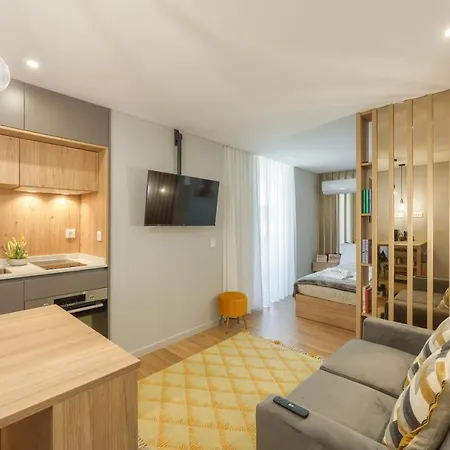 Signature Flat Incl Parking By Sweet דירה